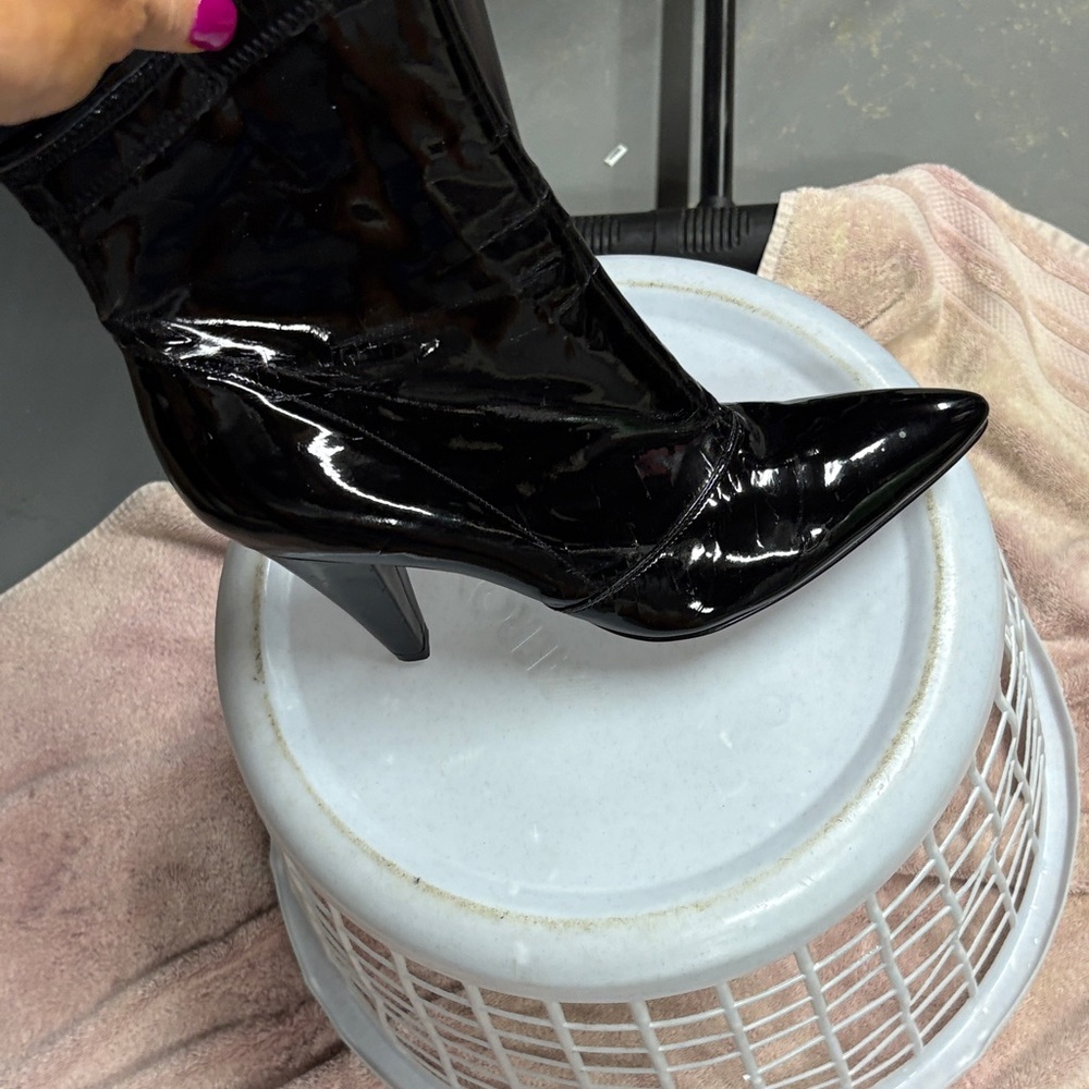 Carlos Santana Black Patent Heeled Boots